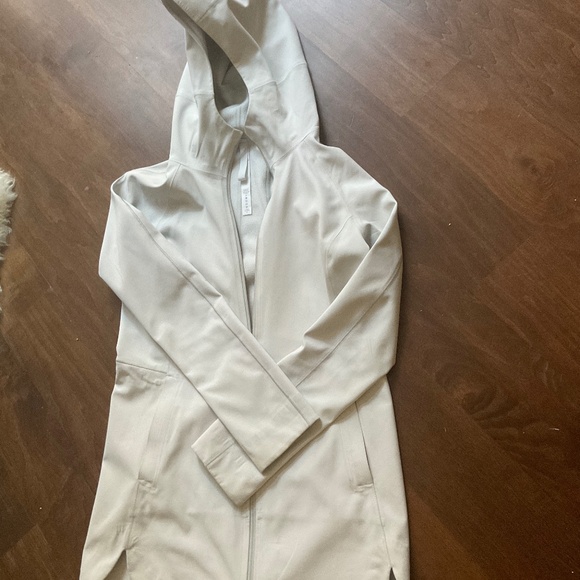 lululemon athletica Jackets & Blazers - Lululemon light grey slightly fleece lined water resistant trench